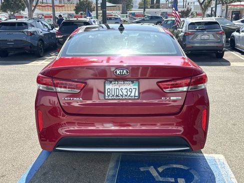 Used 2017 Kia Optima EX w/ Technology Package FWD image 4