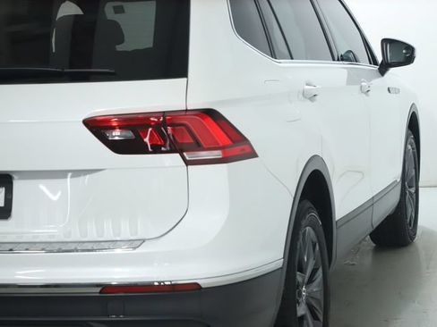 Used 2023 Volkswagen Tiguan SE w/ Panoramic Sunroof Package FWD image 47