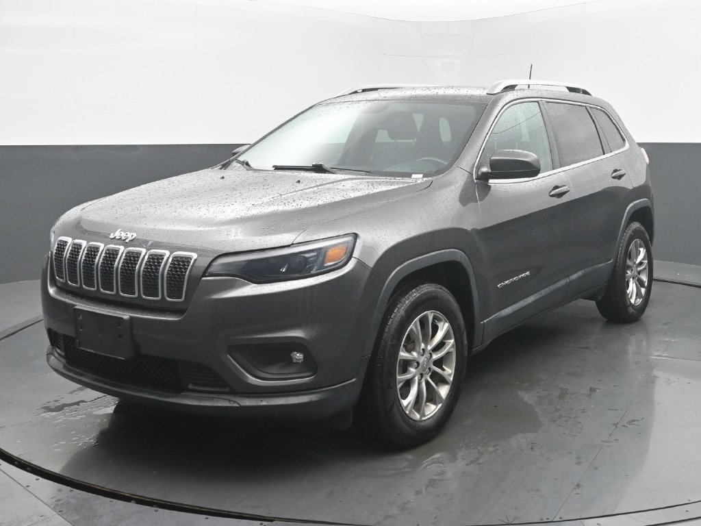 Used 2019 Jeep Cherokee Latitude Plus w/ Comfort/Convenience Group AWD/4WD image 1