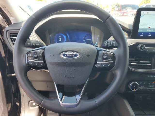 Used 2022 Ford Escape SEL w/ Technology Package FWD image 27