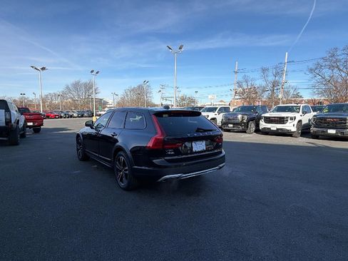 Used 2018 Volvo V90 T5 Cross Country w/ Convenience Package image 5