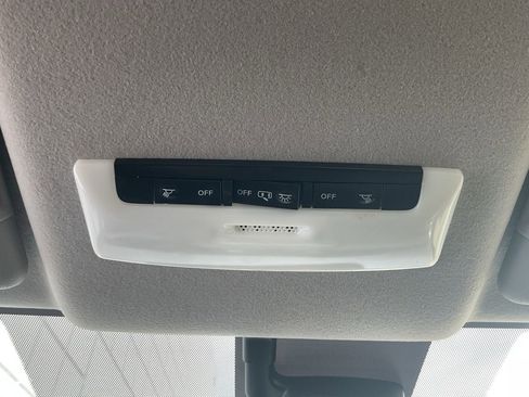 Used 2020 Nissan Versa S FWD image 15