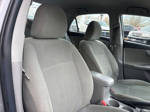 Used 2013 Toyota Corolla LE image 18