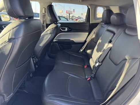 Certified 2022 Jeep Compass Limited image 12
