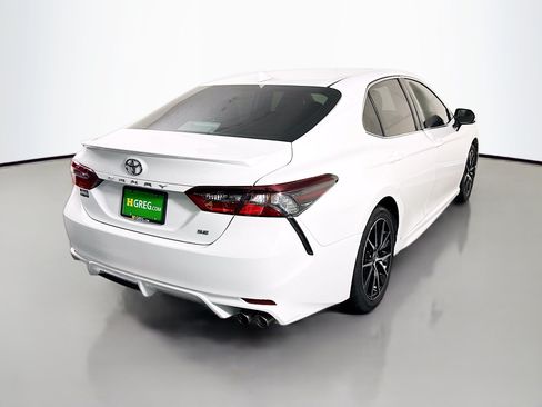 Used 2024 Toyota Camry SE w/ Convenience Package FWD image 10