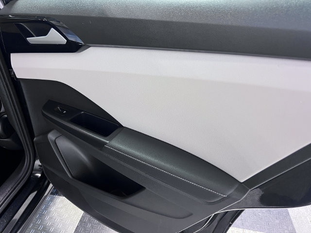 Certified 2025 Volkswagen Taos S FWD image 13