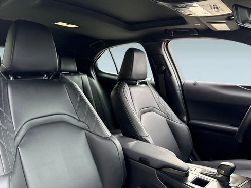 Certified 2025 Lexus UX 300h FWD w/ Accessory Package (Z2) image 30