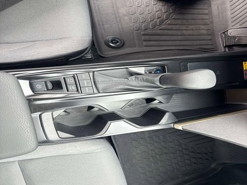 Used 2025 Toyota Camry LE w/ Convenience Package image 22