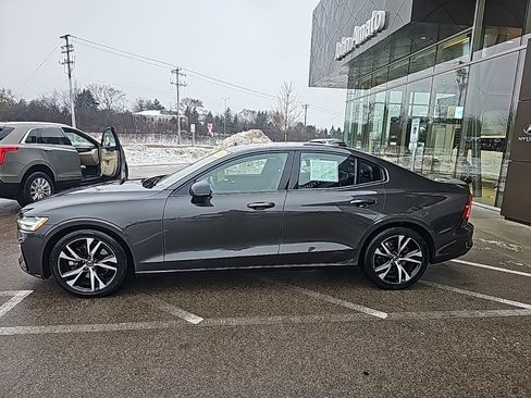 Used 2024 Volvo S60 B5 Core image 2