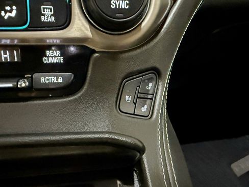 Used 2020 GMC Yukon Denali w/ Denali Ultimate Package image 26