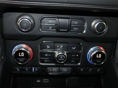 Used 2021 GMC Yukon XL SLT RWD image 30