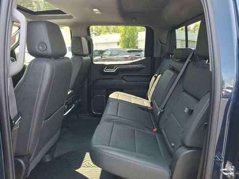 Used 2022 Chevrolet Silverado 1500 LTZ w/ LTZ Premium Package AWD/4WD image 10