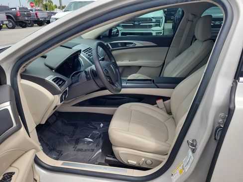 Used 2020 Lincoln MKZ FWD image 18