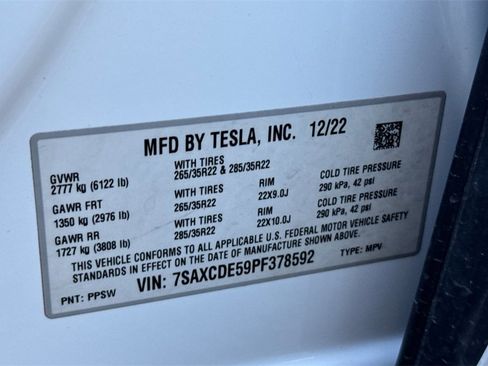 Used 2023 Tesla Model X image 28