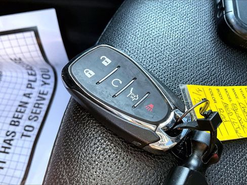 Used 2020 Chevrolet Equinox LT w/ Sport Edition image 11