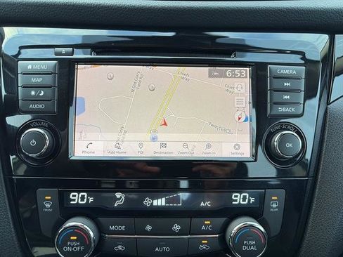 Used 2021 Nissan Rogue Sport SL w/ Premium Package image 23