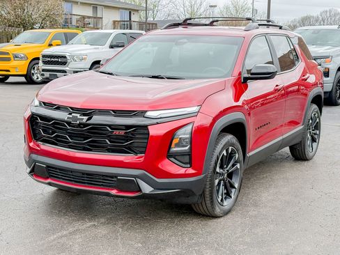 Used 2026 Chevrolet Equinox RS image 3