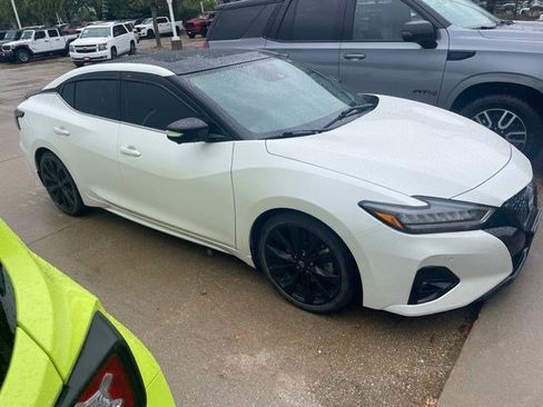 Used 2023 Nissan Maxima SR w/ Sport Mat Group FWD image 6