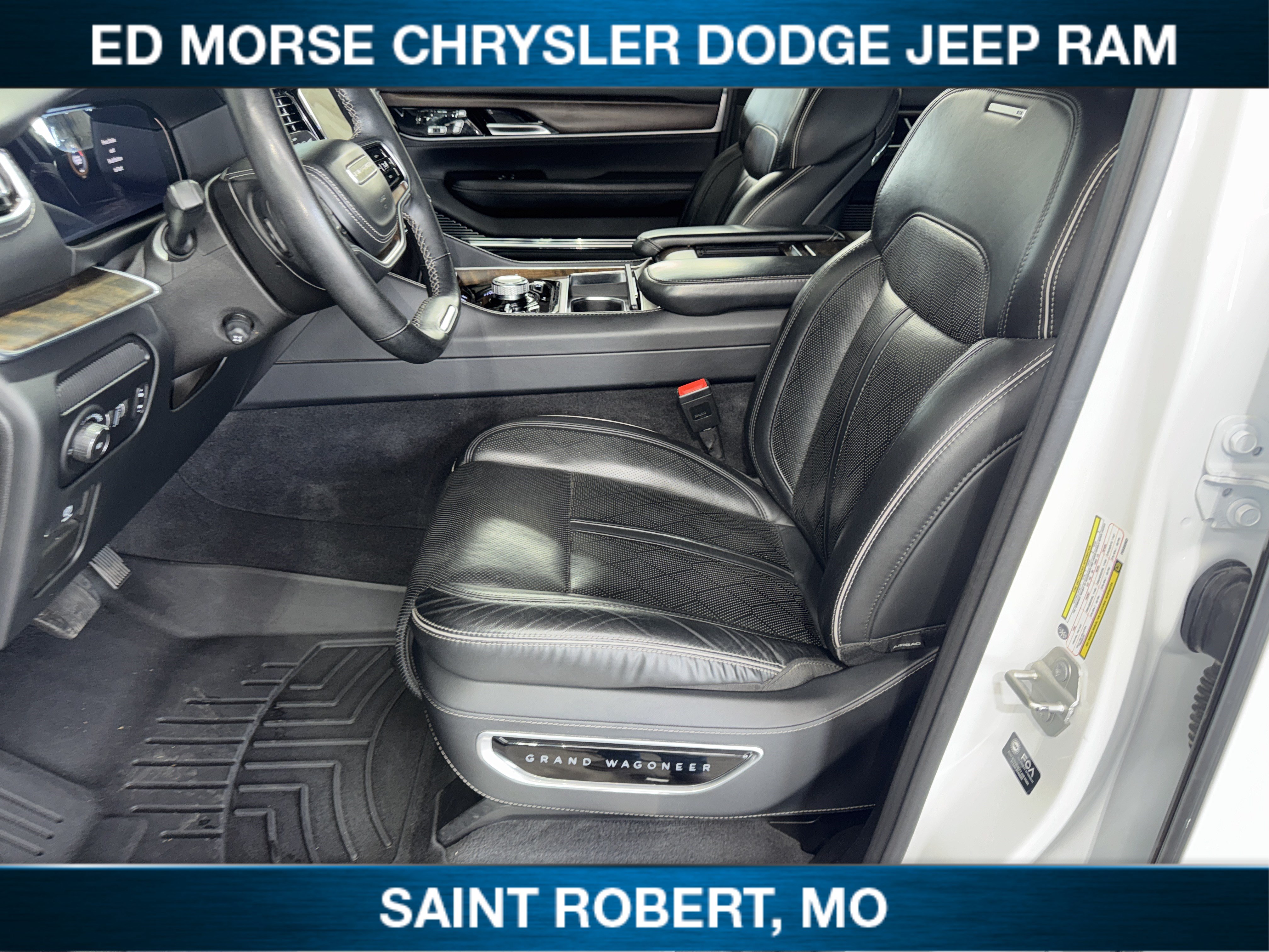 Used 2023 Jeep Grand Wagoneer L Series II AWD/4WD image 32