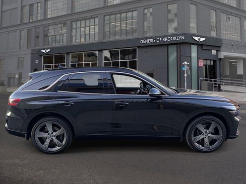 Used 2023 Genesis GV70 3.5T Sport w/ Sport Prestige Package AWD/4WD image 3