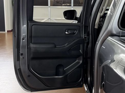 Used 2022 Nissan Frontier SV w/ Technology Package AWD/4WD image 28