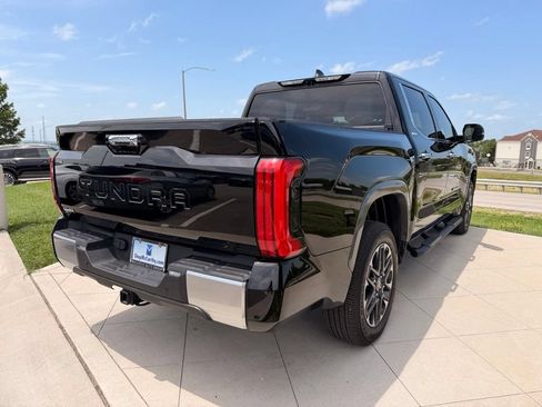 Used 2025 Toyota Tundra Limited AWD/4WD image 9