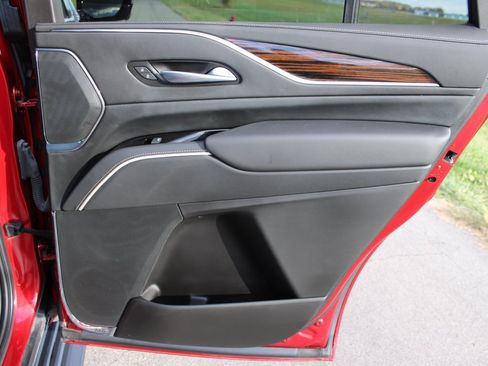 Used 2023 Cadillac Escalade Premium Luxury w/ Performance Package image 23