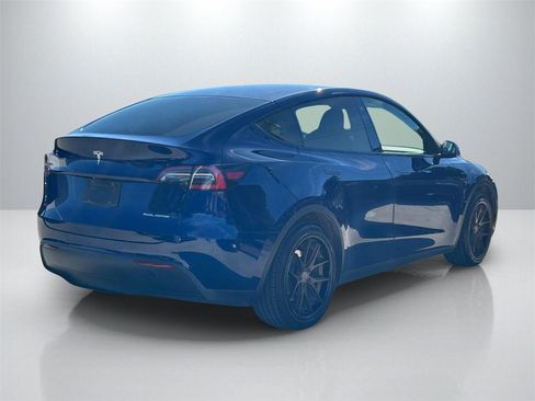 Used 2020 Tesla Model Y Long Range image 5