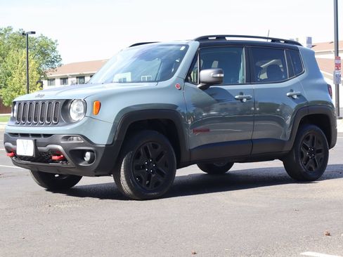 Used 2018 Jeep Renegade Trailhawk w/ Cold Weather Group II AWD/4WD image 11