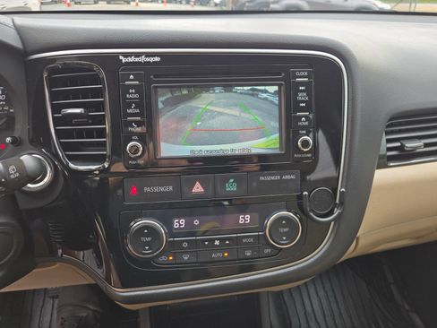 Used 2016 Mitsubishi Outlander SE FWD image 7