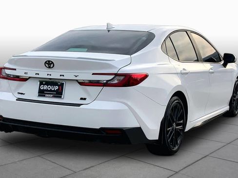 Used 2025 Toyota Camry SE w/ Convenience Package image 13