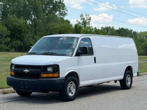 Used 2012 Chevrolet Express 2500 Extended RWD image 15