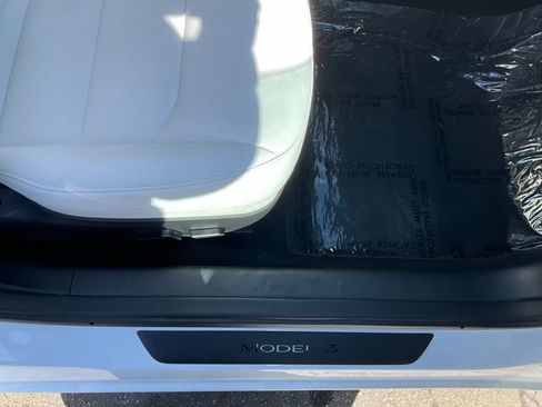 Used 2023 Tesla Model 3 Standard Range image 62