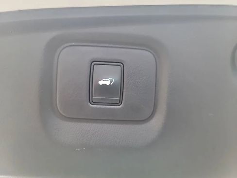 Used 2015 Nissan Pathfinder SL w/ SL Premium Package AWD/4WD image 32