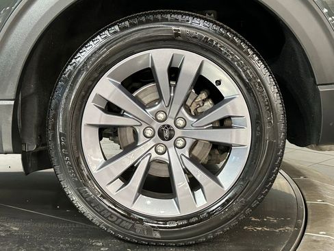 Used 2021 Ford Explorer XLT w/ Equipment Group 202A AWD/4WD image 23