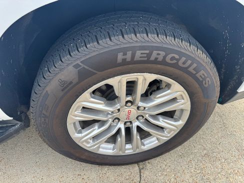 Used 2022 GMC Yukon SLT w/ SLT Premium Package RWD image 10