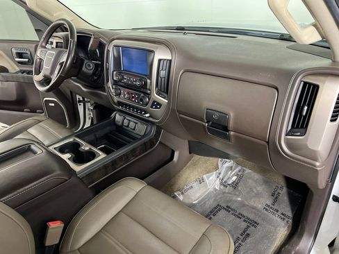 Used 2015 GMC Sierra 2500 Denali w/ Duramax Plus Package AWD/4WD image 11