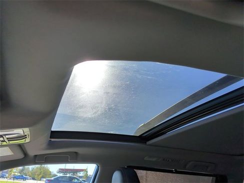 Used 2018 Toyota Highlander Limited Platinum image 19