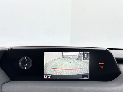 Used 2022 Lexus UX 200 image 26