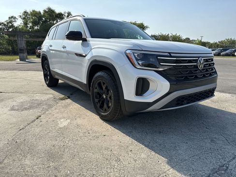 New 2026 Volkswagen Atlas Peak Edition AWD/4WD image 8