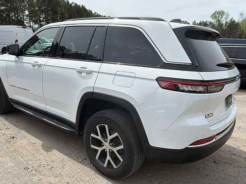 Used 2024 Jeep Grand Cherokee Limited w/ Luxury Tech Group II image 10