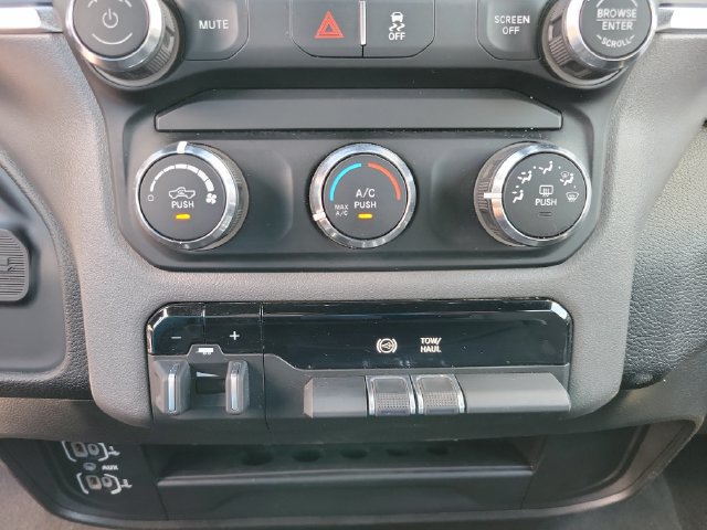 Used 2024 RAM 3500 Big Horn AWD/4WD image 21