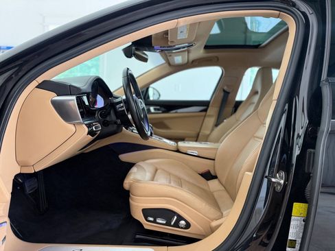 Used 2019 Porsche Panamera RWD image 12