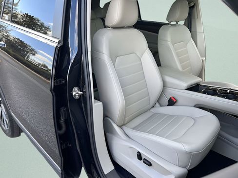 Used 2025 Volkswagen Atlas SEL image 26