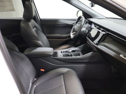 New 2026 Jeep Cherokee Overland image 17