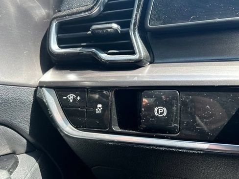 Used 2023 Kia Sportage EX FWD image 17