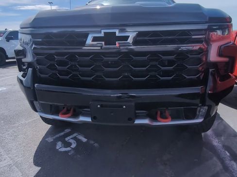 Used 2023 Chevrolet Silverado 1500 ZR2 image 2