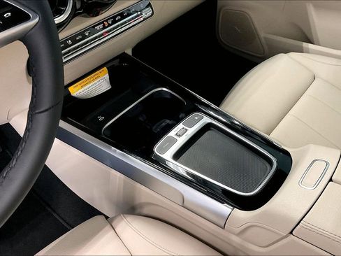 New 2026 Mercedes-Benz GLB 250 image 7