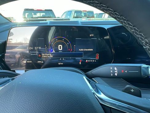 New 2026 Chevrolet Suburban Z71 w/ Comfort Package image 23