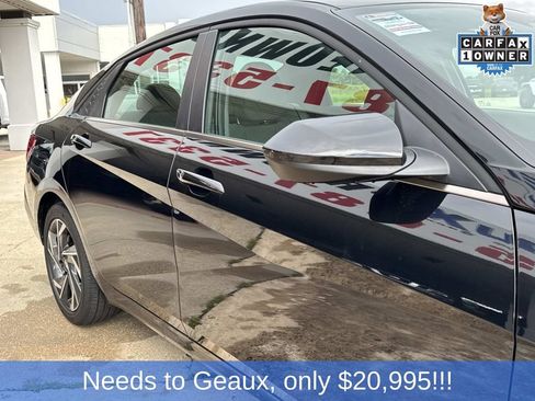 Used 2025 Hyundai Elantra SEL FWD image 17